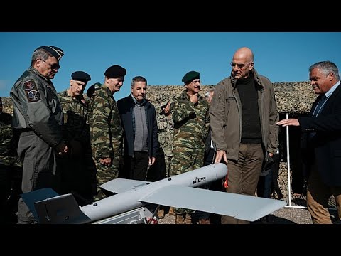 Grecia presenta droni nazionali in esercitazione militare