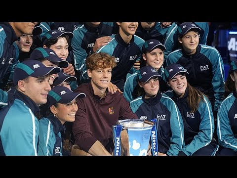 Jannik Sinner batte Carlos Alcaraz e difende il titolo alle ATP Finals