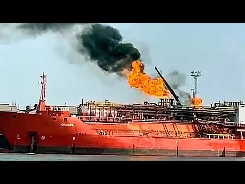 Una petroliera turca prende fuoco dopo un attacco russo: evacuati due villaggi in Romania