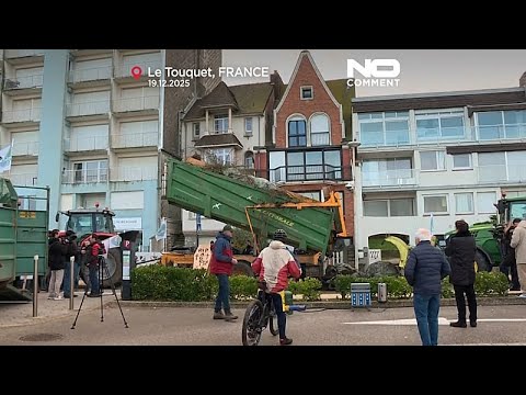 Agricoltori protestano alla seconda residenza di Macron contro l’accordo commerciale UE
