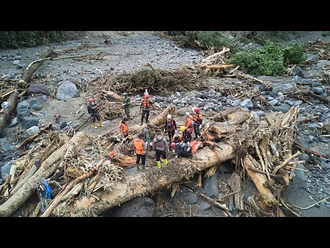 Indonesia, oltre 500 morti per inondazioni e frane: villaggi isolati e migliaia di dispersi
