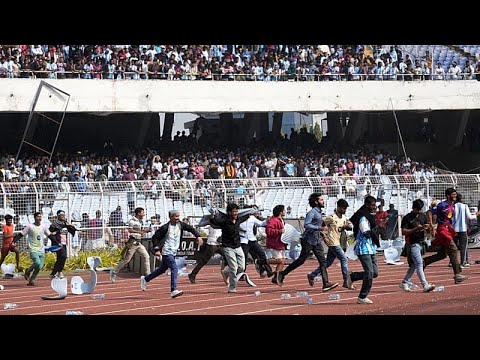 Messi GOAT Tour al via in India: tifosi inferociti lanciano sedie e invadono il campo