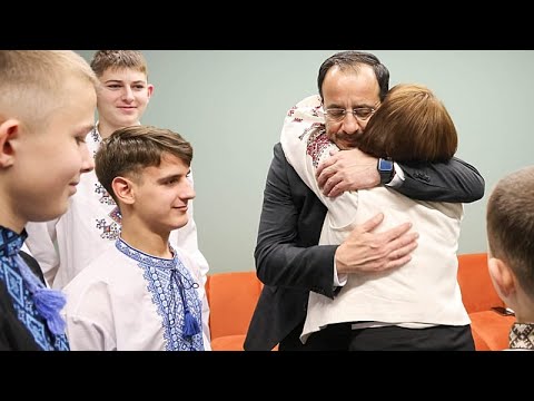 Ucraina: il presidente di Cipro Nikos Christodoulides visita centro per bambini rapiti dalla Russia