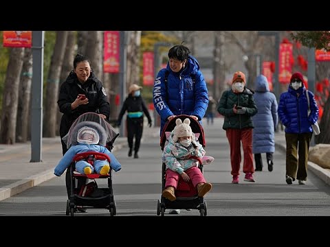Cina, natalità al minimo storico: sempre meno figli e popolazione in calo per il quarto anno di fila