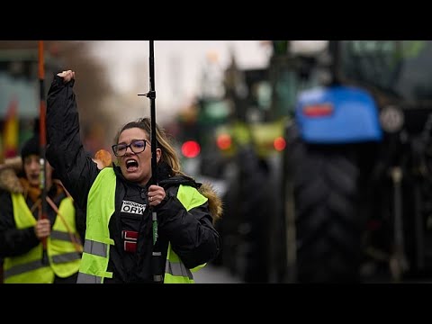 Agricoltori in trattore a Madrid contro l’accordo Ue-Mercosur