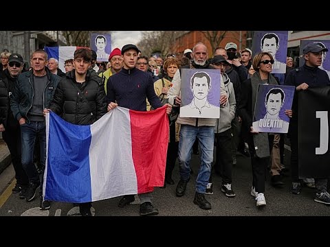 Celebrati a Lione i funerali dell’attivista di estrema destra Quentin Deranque
