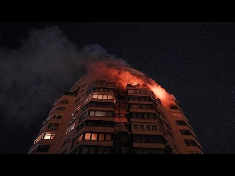 Raid russi su Kiev: feriti e danni anche al museo degli eroi di guerra