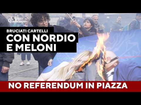 Bruciati cartelli con Meloni e Nordio. A Roma piazza contro il Referendum: “Costituzione è malata”