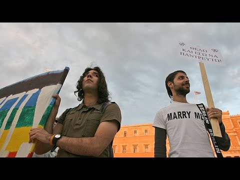 Grecia: l’adozione di bambini da parte di coppie dello stesso sesso dichiarata costituzionale