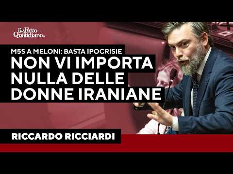 Intervento da applausi di Ricciardi: “Basta ipocrisie. Non vi interessa nulla delle donne iraniane”