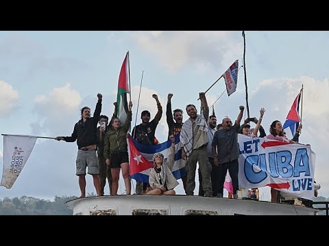 La flottiglia di attivisti Nuestra America sbarca a Cuba con diverse tonnellate di cibo