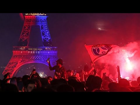 Parigi, la polizia arresta centinaia di manifestanti durante i festeggiamenti del PSG