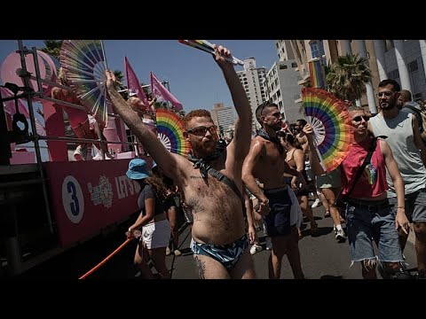 Tel Aviv, primo Pride dal 7 ottobre: gli israeliani tornano in piazza