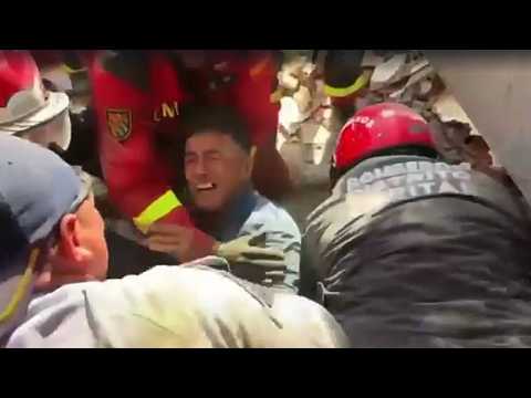 Terremoto in Venezuela, uomo estratto vivo dalle macerie dopo tre giorni