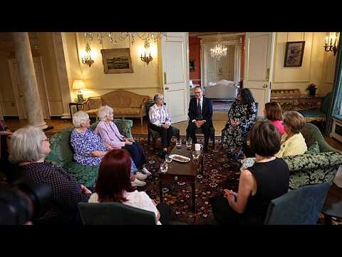 Keir Starmer: le scuse di Stato per decenni di adozioni forzate nel Regno Unito