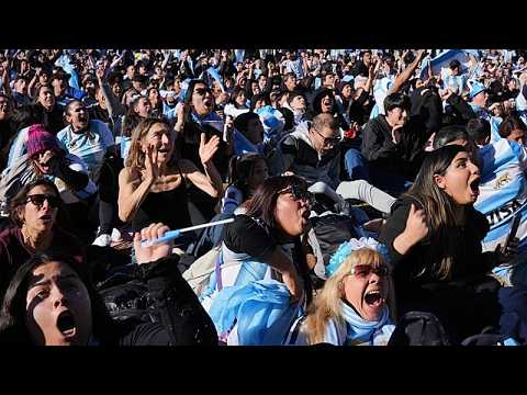 Tifosi dell’Argentina in festa: canti e balli dopo rimonta Mondiale contro l’Egitto