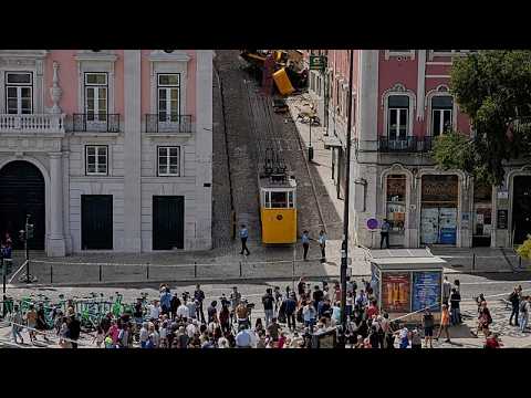 Elevador da Glória rinasce, ma a un anno dalla tragedia con 16 morti restano domande aperte